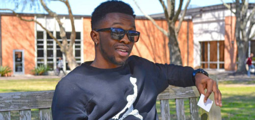 Student on bench at Lee College